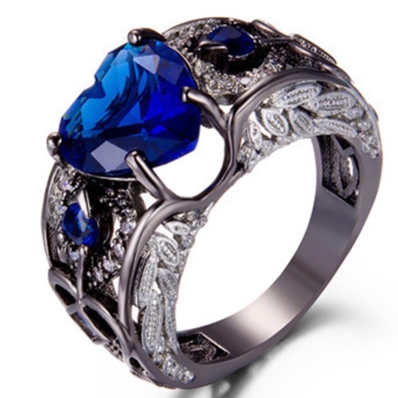 Size 8 Sapphire Ring (K16) - Picture 3 of 3